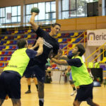 Alexis-intenta-un-lanzamiento-durante-el-entrenamiento-1