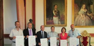 Las plataformas sociales afirman que en Antequera 1 de cada 4 niños están en riesgo de pobreza, por eso piden colaboración en la Campaña de recogida de material escolar.