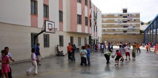 El PP solicita a la Junta que abone los más de 7 millones de euros que debe a las empresas que prestan servicios en centros educativos