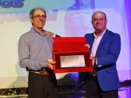 Carlos Riu recibe el premio de Mejor Deportista de la temporada en la Gran Gala del Deporte 2015
