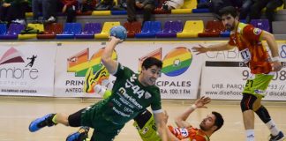 La polémica en la acción de ataque final antequerano enturbia la remontada ante Zamora (24-15)
