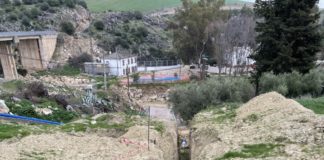 El Ayuntamiento de Teba inicia la sustitución de 60 metros de tuberías de la red de agua proveniente de Torró