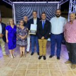 José María Mancheno (centro) y autoridades presentes en la inauguración de las Fiestas de San Bartolomé y Feria de Sierra de Yeguas