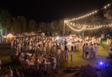 Cerca de 1.000 asistentes se vistieron de blanco el campo de golf de Antequera