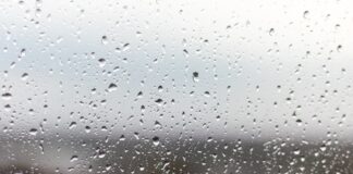 ¿Cómo debo actuar ante un aviso por lluvia?: esto es lo que recomienda el 112
