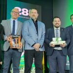 COMARCA La Junta entrega la Bandera de Andalucia a las Ciencias Sociales y las Letras a la revista Los Campanilleros de Archidona e1708695123219