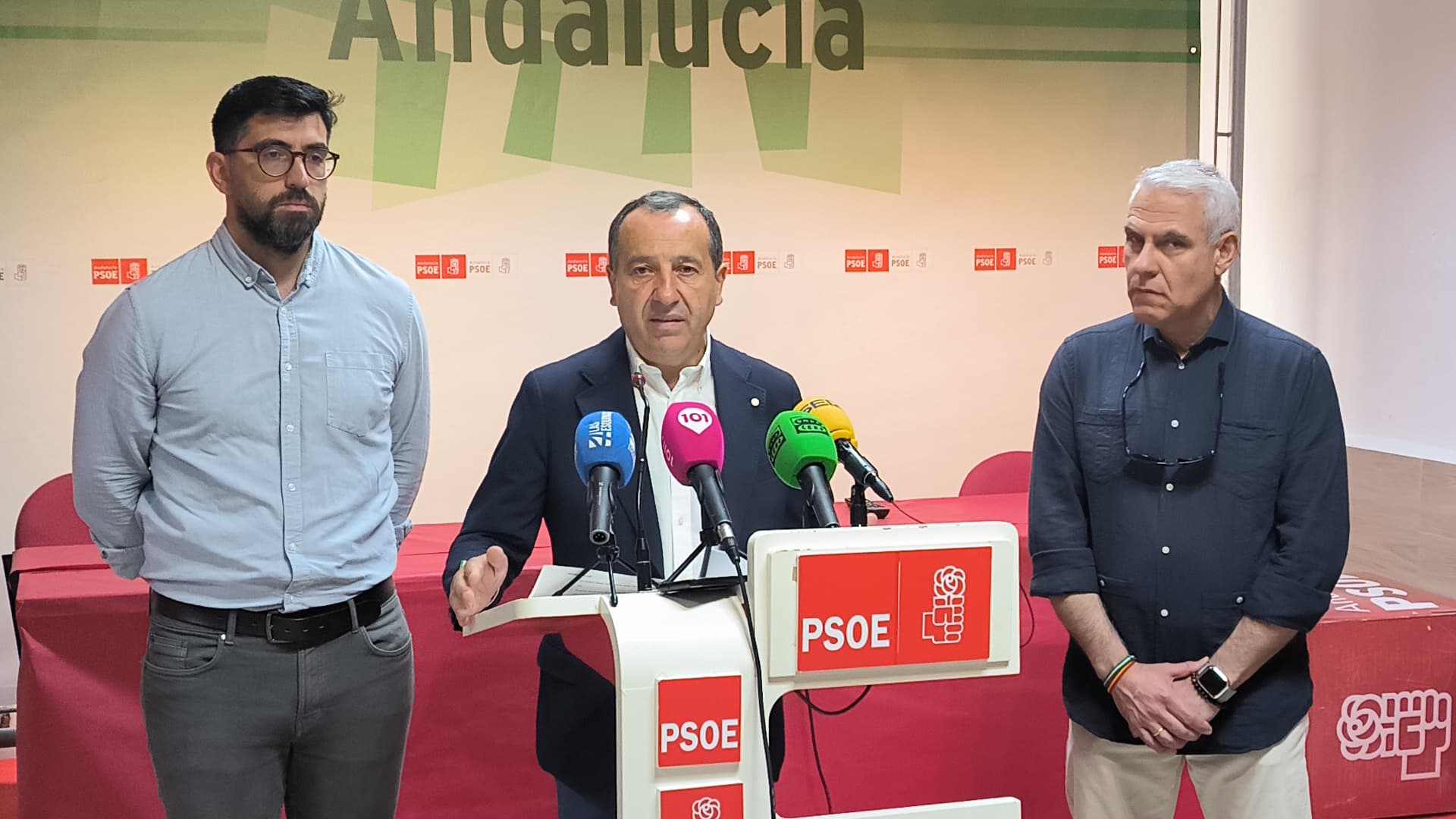 POLITICA El PSOE denuncia que los municipios del interior de Malaga estan pagando un altisimo precio por la incompetencia de Moreno Bonilla con la movilidad