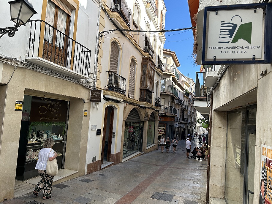 Calle de las Comedias del Centro Comercial Abierto de Antequera