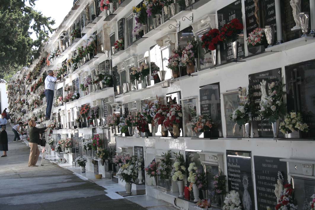 Consulta el horario especial de apertura del Cementerio de Antequera en las festividades de Todos los Santos y Fieles Difuntos 5 74620900 1361104780715428 7479369238822518784 n