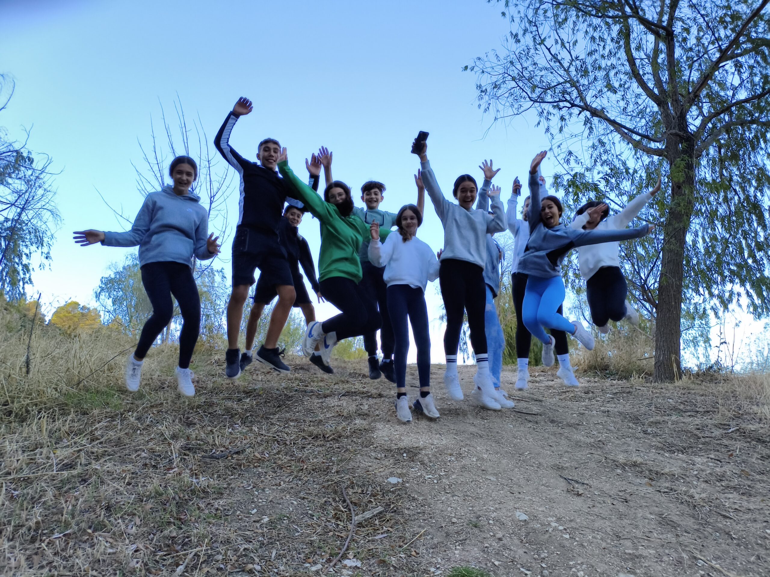 La Salle Virlecha celebra su tradicional jornada de convivencia de inicio de curso bajo el lema 'De compromiso en compromiso' 12 IMG 20251024 121355 1 scaled