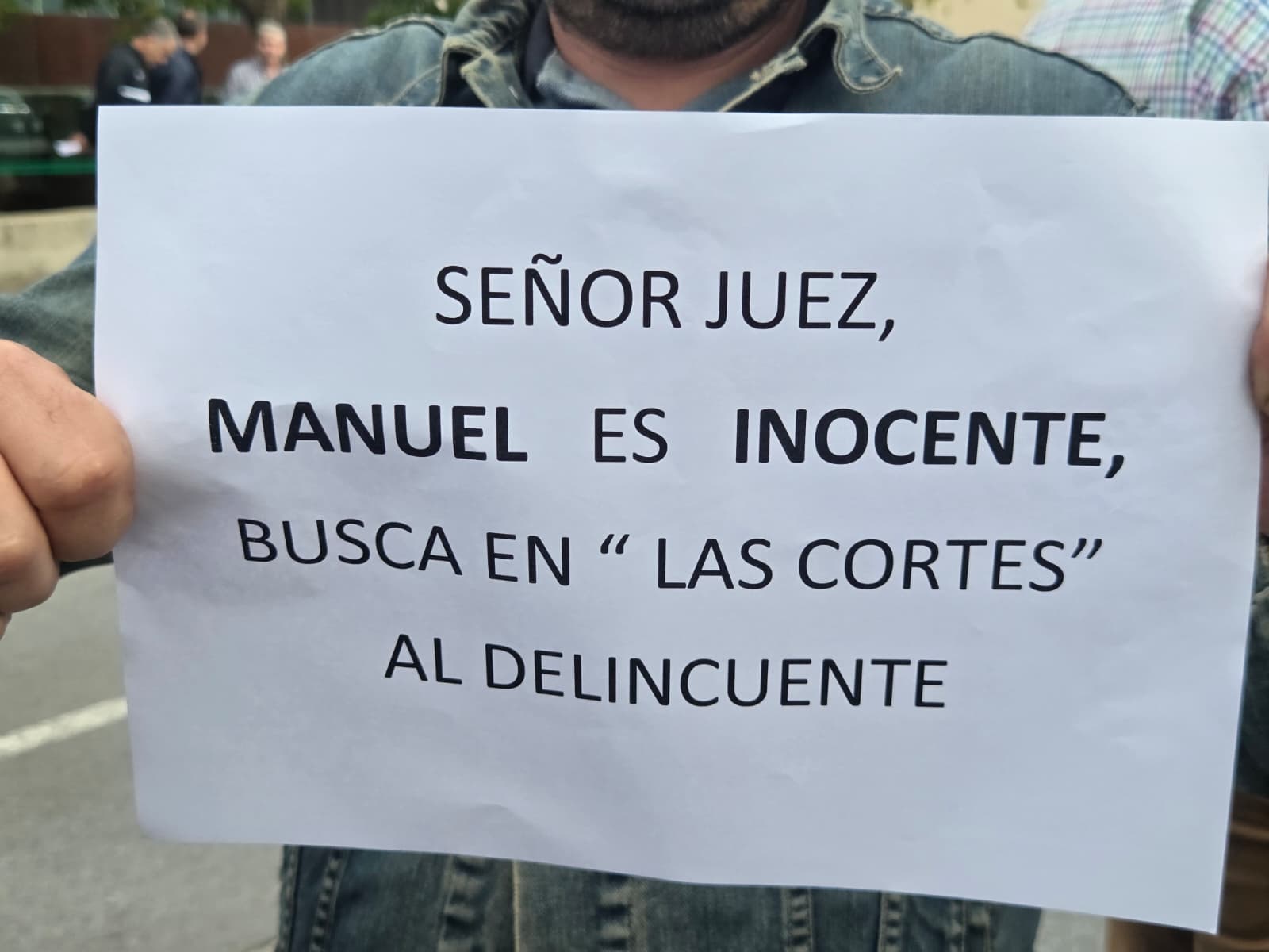Agricultores se unen en Antequera en apoyo a un compañero investigado por participar en las protestas del campo: "No somos delincuentes" 23 WhatsApp Image 2025 10 29 at 12.04.46 1