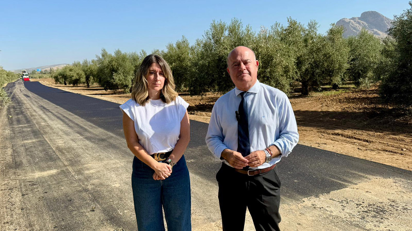 Antequera mejora el camino de los Almendros con una inversión cercana a los 45.000 euros 3 mbaron camino almendros 14102025 1