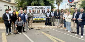 El alcalde de Antequera respalda las reivindicaciones de los agentes de Policía Nacional para mejorar sus condiciones