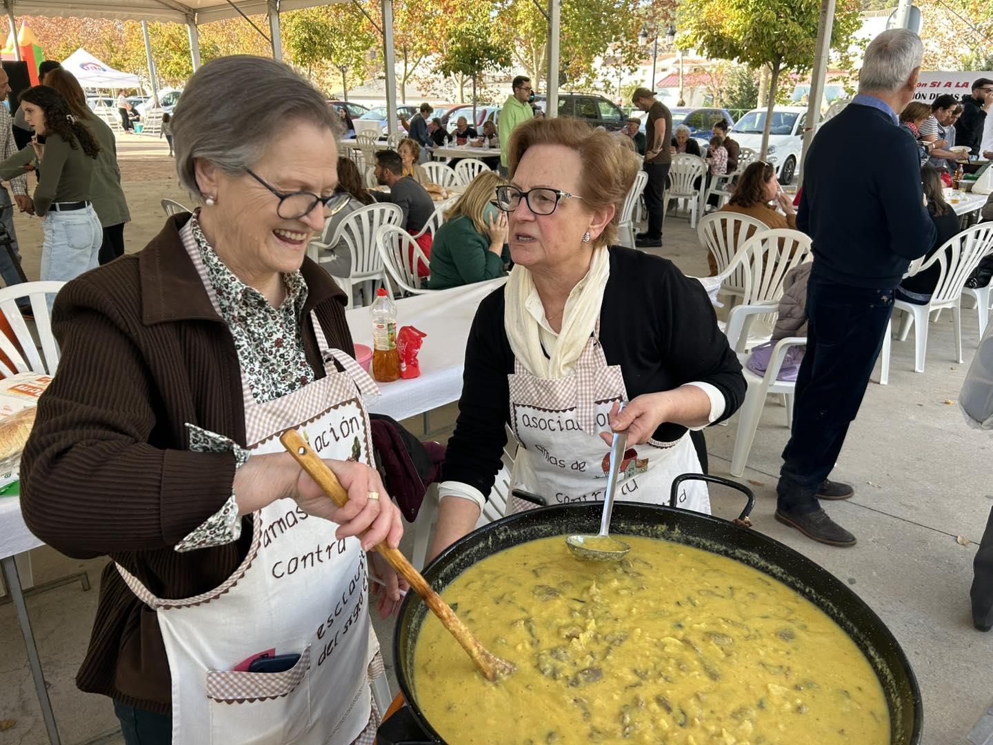 La porrilla de setas vuelve a protagonizar el Día del Plato Típico en el Trabuco 5 485086513 952366917072250 7450833707601739869 n