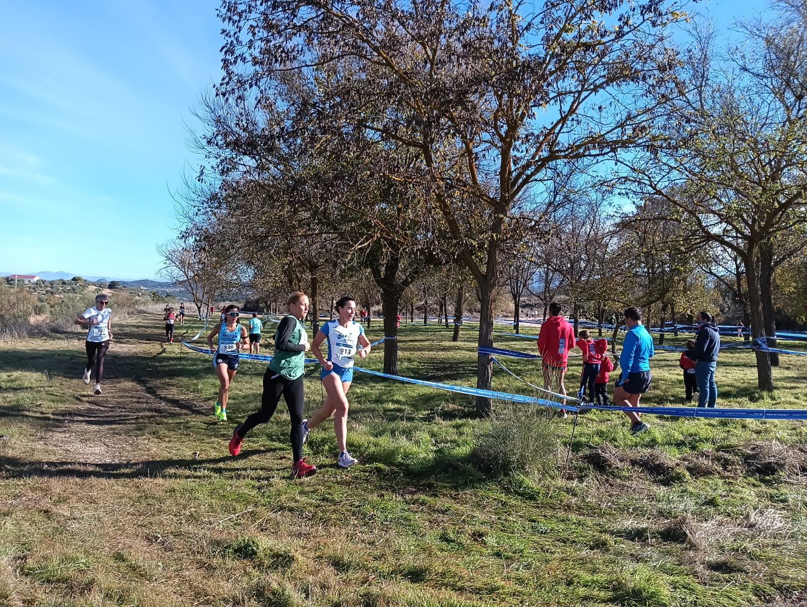 Más de 200 atletas en el treinta aniversario de la carrera Campo a Través de Archidona 17 4ce39183 f102 4e8f b1ec b5ad81913c43