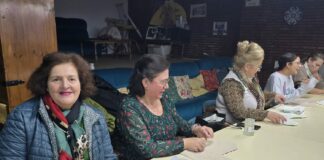 Archidona celebra un taller de cojines terapéuticos para mujeres con cáncer de mama