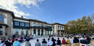 Más de 300 estudiantes participan en una gran cajoneada flamenca en Campillos