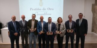 La Cofradía del Huerto de Archidona entrega el Pestiño de Oro a la revista ‘Los Campanilleros’