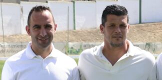 Alberto Aguilar y Álvaro Silva toman las riendas del Antequera CF a la espera del nuevo entrenador