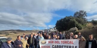 Los vecinos del sur del Torcal vuelven a concentrarse para pedir un arreglo «definitivo» de la vía que une La Joya con Valle de Abdalajís