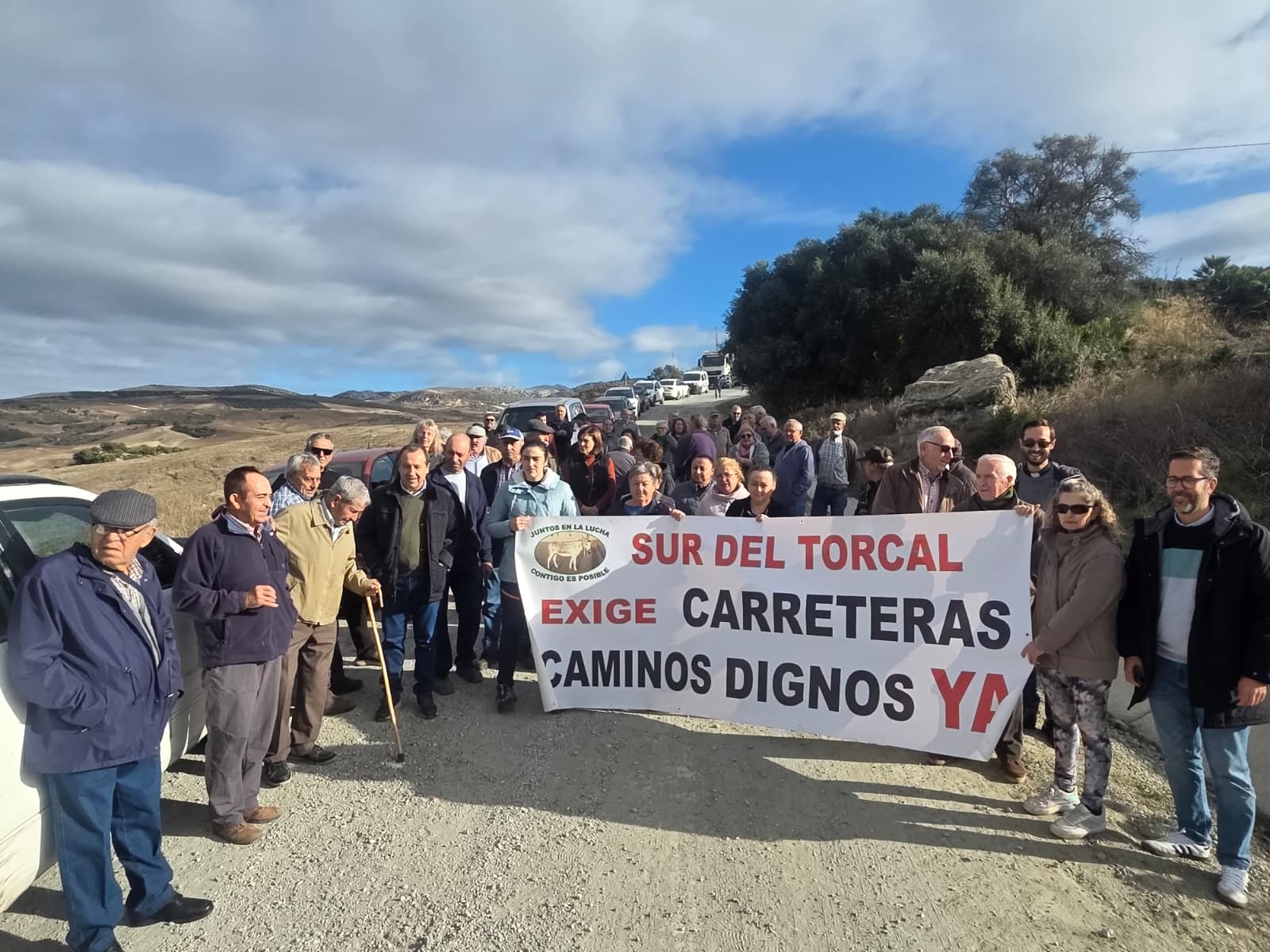 Los vecinos del sur del Torcal vuelven a concentrarse para pedir un arreglo "definitivo" de la vía que une La Joya con Valle de Abdalajís 14 IMG 20251122 WA0063
