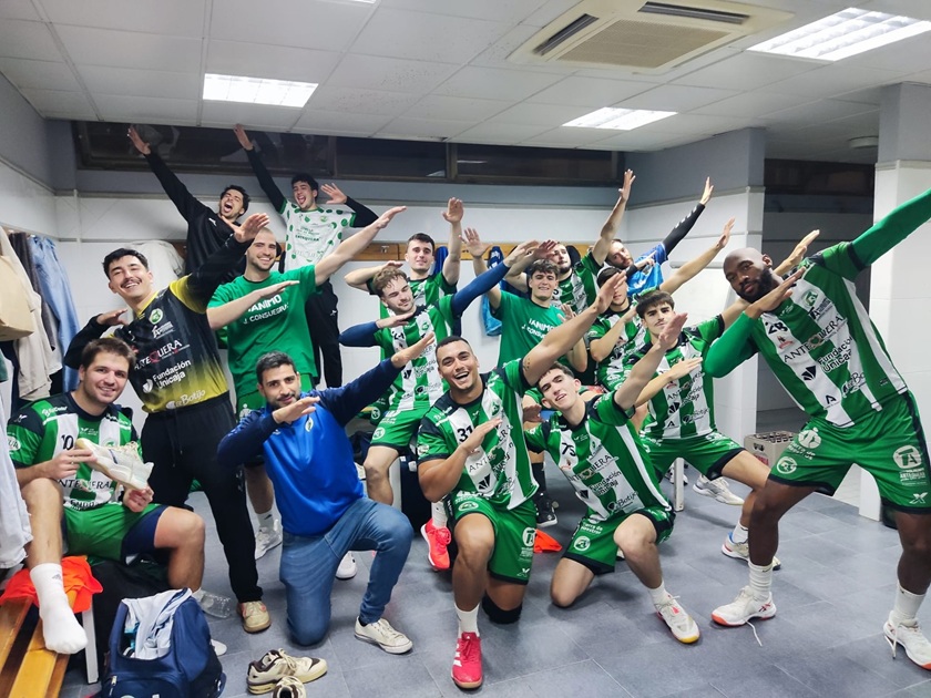 Cuarta victoria consecutiva del Club Balonmano Los Dólmenes (25-20) 5 cron J9