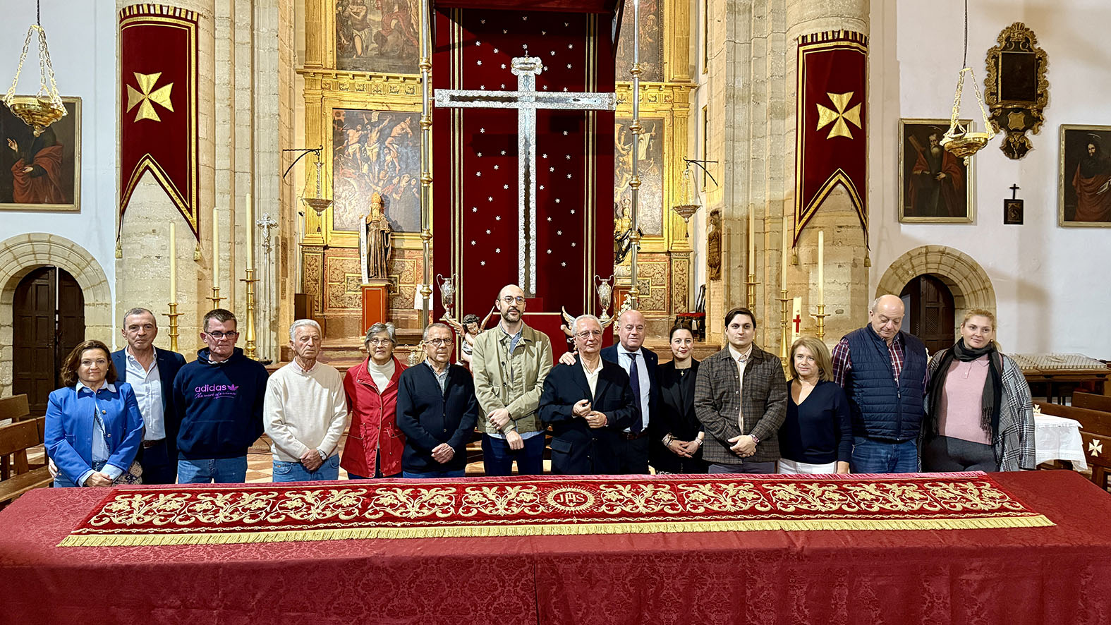 El Cristo de la Salud y de las Aguas saldrá en procesión extraordinaria este sábado con su paño dosel restaurado 3 mbaron doselpatron 05112025 2
