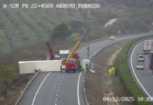 Cortada al tráfico la A-92M en Antequera sentido Granada por el vuelco de un camión