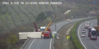 Cortada al tráfico la A-92M en Antequera sentido Granada por el vuelco de un camión