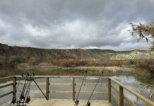 Cuevas Bajas continúa adecuando el entorno de los Lagos de los Fernández