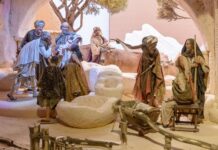 El arte belenista alumbra la Navidad en Mollina