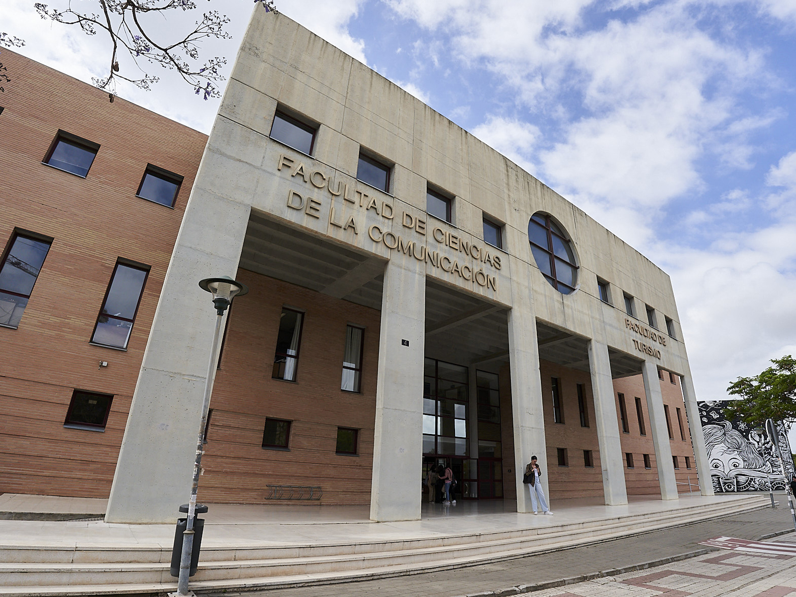 El PSOE de Antequera reclama a la Junta de Andalucía más financiación para la UMA 5 Facultad de Ciencias de la Comunicacion UMA