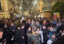 Antequera enciende una nueva Navidad bajo la lluvia