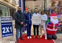 Galindo Ópticos, ganador del I Concurso de Escaparates de Navidad de la ACIA en Antequera