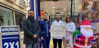 Galindo Ópticos, ganador del I Concurso de Escaparates de Navidad de la ACIA en Antequera