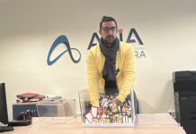Juan de Dios Mora, ganador del cheque de 3.000 euros por comprar en el comercio local de Antequera