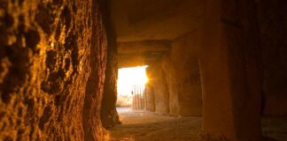 Un espectáculo de luz único da la bienvenida al invierno en los Dólmenes de Antequera