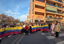 Clamor en Antequera por una Venezuela libre en la inauguración de la calle María Corina Machado