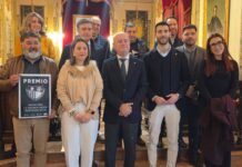 Toneladas de caramelos, miles de juguetes, mantecados y molletes en la Cabalgata de Reyes de Antequera