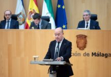 El alcalde de Antequera reclama “respeto al reparto competencial del Estado” en la Tribuna de Alcaldes de la Diputación de Málaga