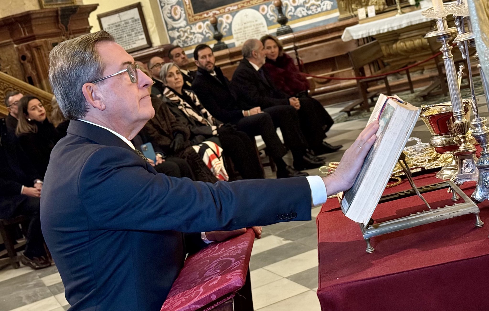 Juan Manuel Vegas toma posesión como presidente de la Agrupación de Cofradías de Semana Santa de Antequera 8 G Yf0KCW4AA1S1D