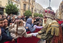 GALERÍA | Melchor, Gaspar y Baltasar son recibidos por una multitud de personas en Antequera