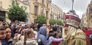 GALERÍA | Melchor, Gaspar y Baltasar son recibidos por una multitud de personas en Antequera