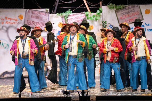 06 chirigota piensa mal y acertaras los desconfiaos gabinete de prensa ayuntamiento de cadiz foto reyna 3 1600 1600 80