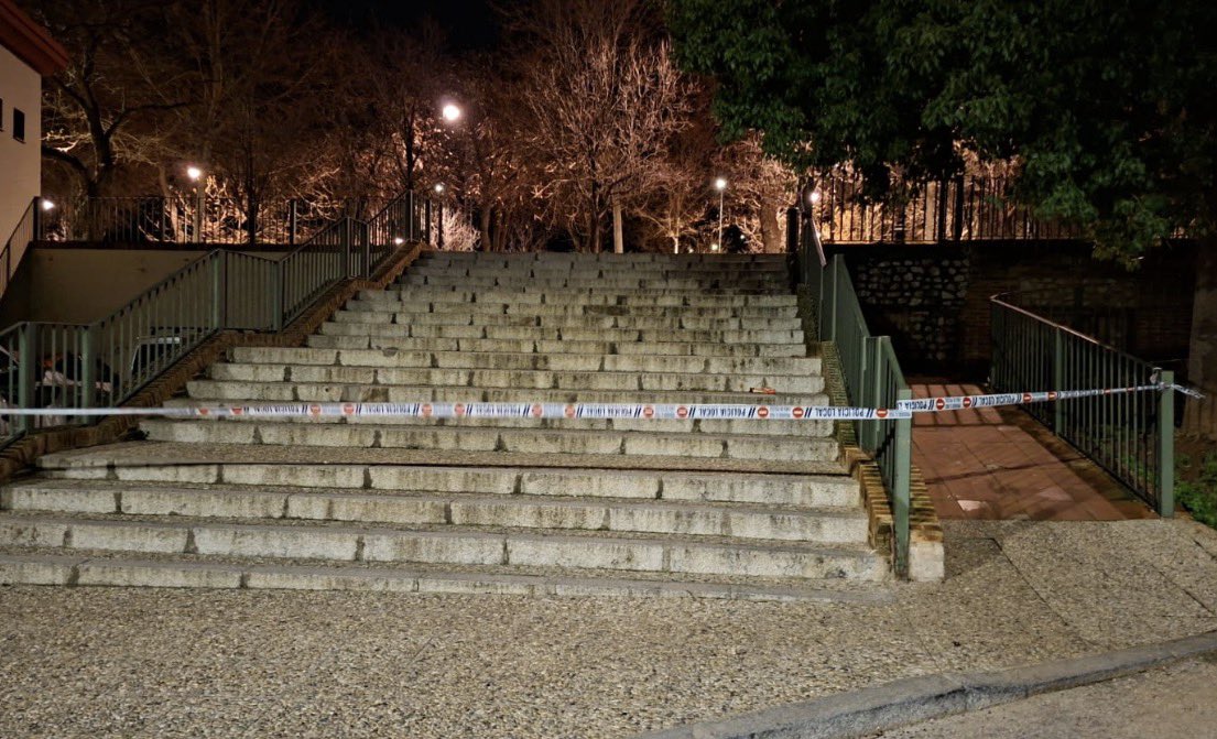 Antequera vuelve a decretar el cierre de parques y jardines por el temporal de viento 3 HBBQuu XMAAB00p