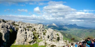 Todo lo que puedes hacer en El Torcal de Antequera esta temporada: guía completa de actividades y rutas