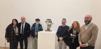 El MAD de Antequera inaugura su temporada expositiva con ‘El lenguaje del hormigón’, la obra social y matérica de Andrés Montesanto