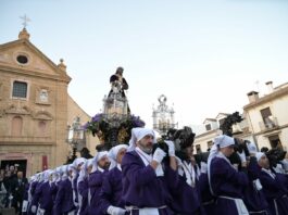 Barrio, fe y pasión en el Martes Santo de Antequera