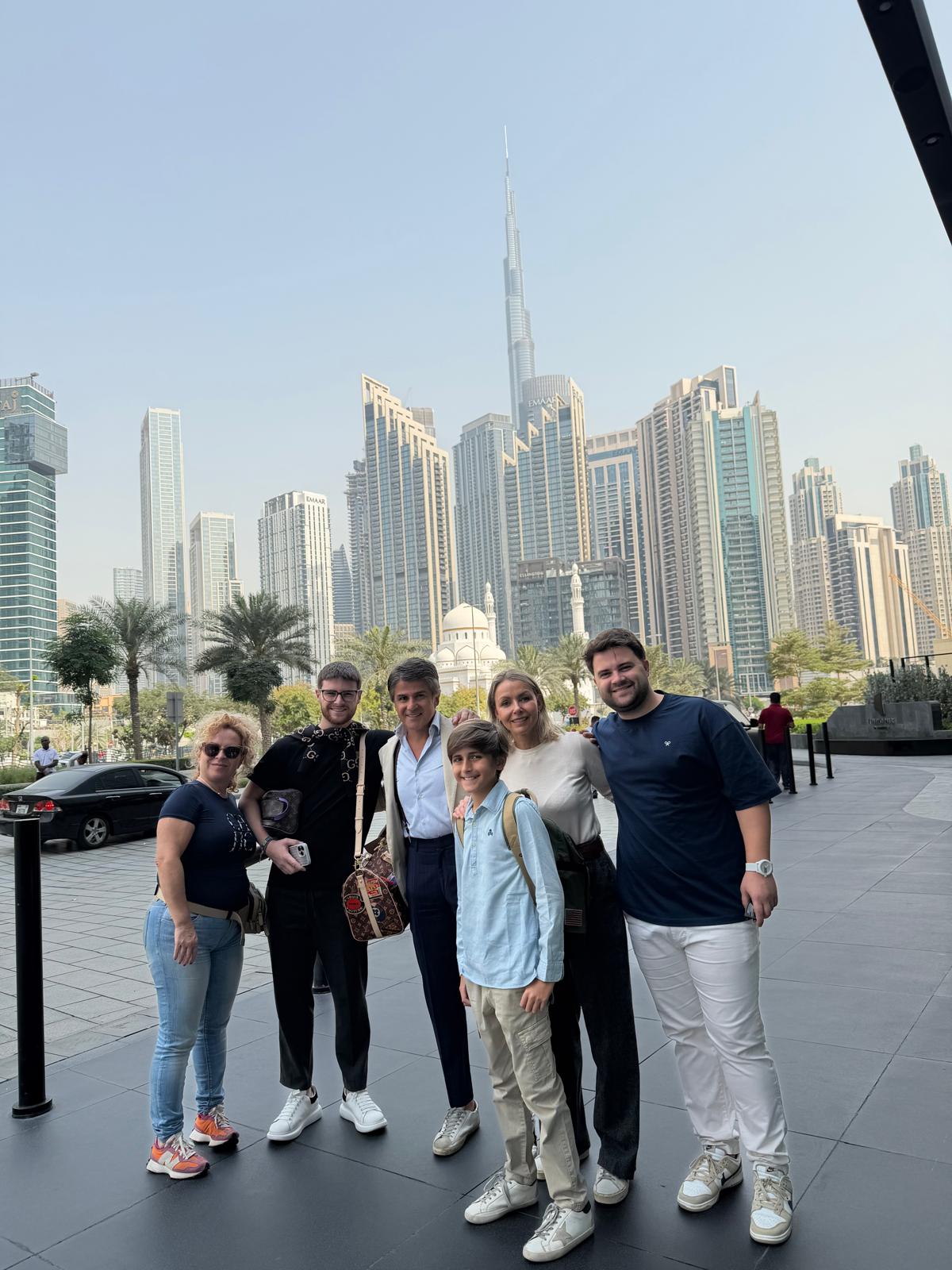 COMARCA Una familia de Valle de Abdalajis atrapada en Dubai sin fecha de vuelta Nadie del consulado nos coge el telefono