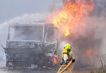 Controlado el incendio de un camión cisterna cargado de gasoil en Sierra de Yeguas